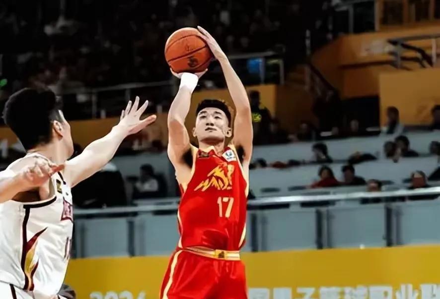 中国男篮备战亚洲杯，热身赛表现亮眼