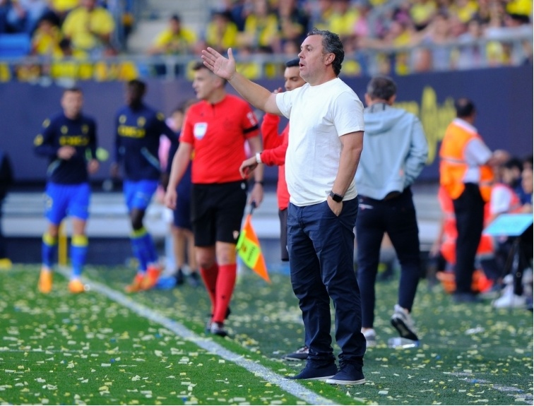 九游-包含西甲赛后点评，教练详解比赛中战术变化的具体细节的词条