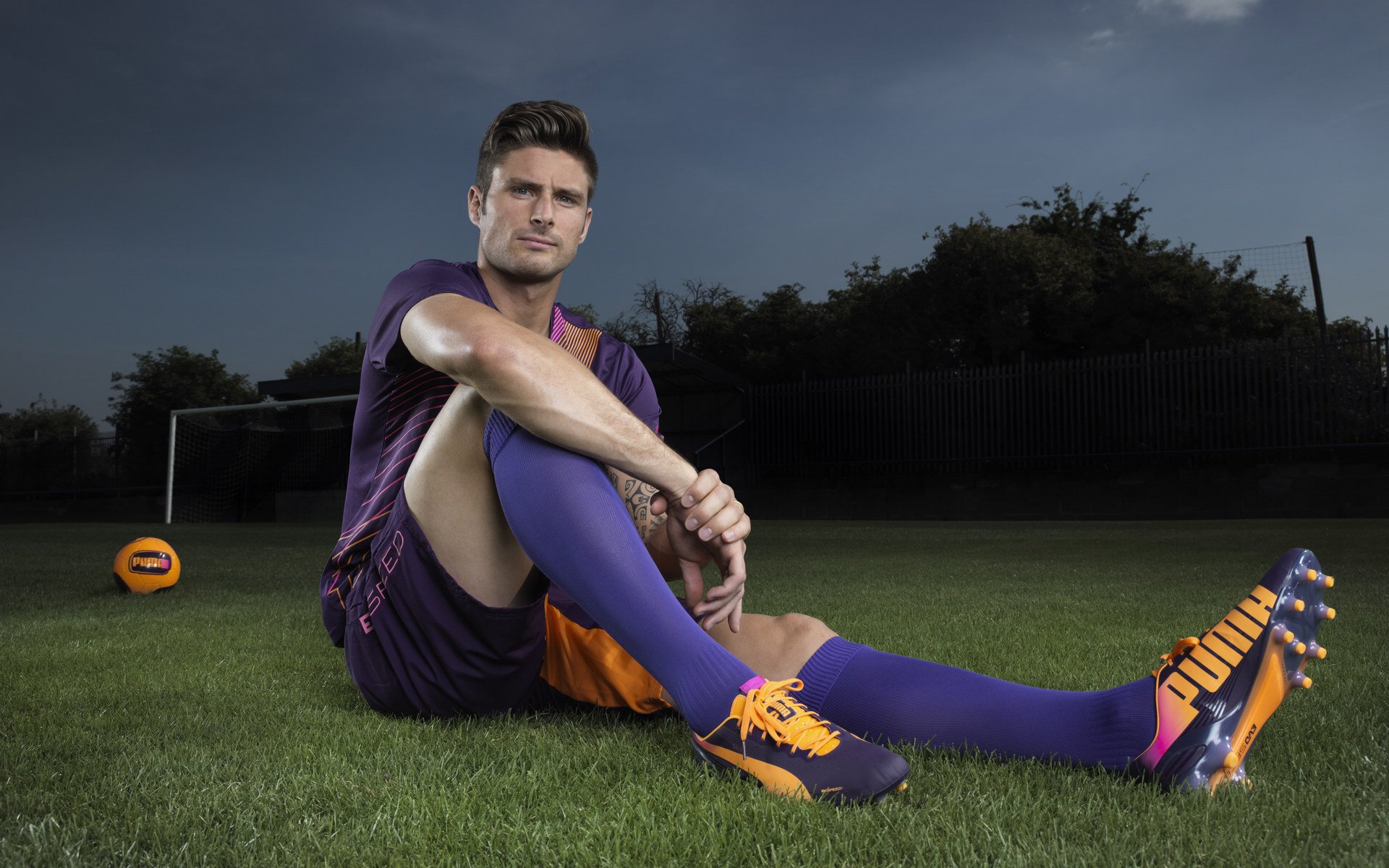 英超裁判判罚透明度提升,增强比赛信任,英超裁判出牌